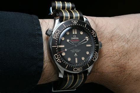 no time to die omega watch rubber strap